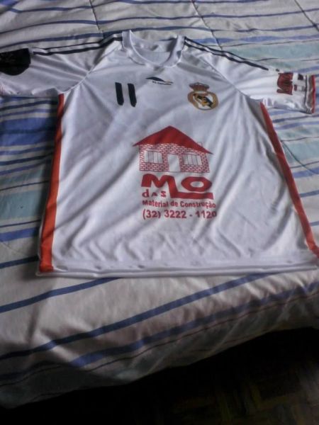 camisa de futebol na cor de sua preferencia